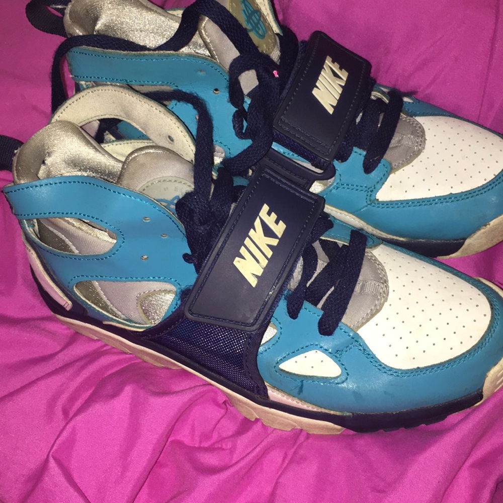 Nike Hurraches - Picture 2 of 4